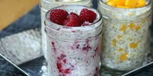 Refrigerator Oatmeal with Raw Honey