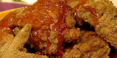 Fried chicken with sriracha